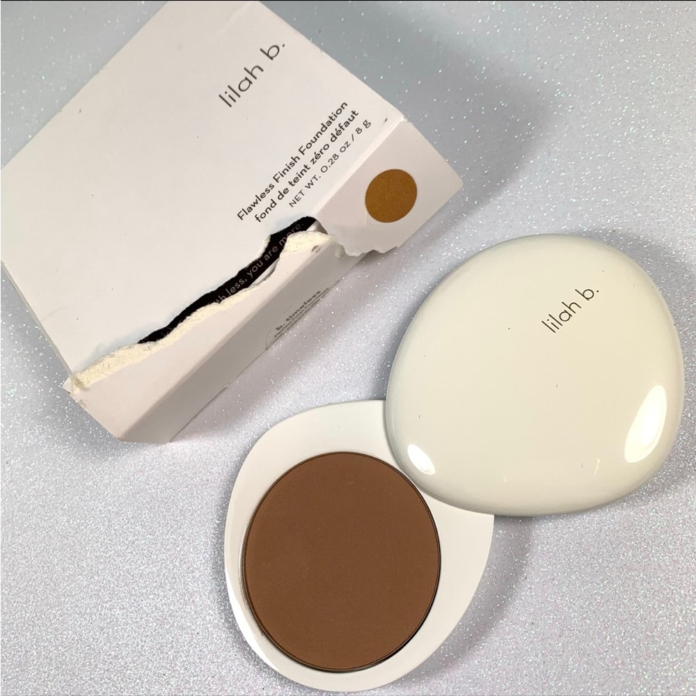 Lilah b Foundation b timeless